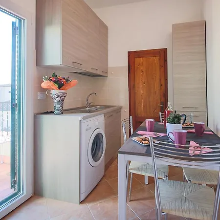 - Battilana Terrace Apartment
